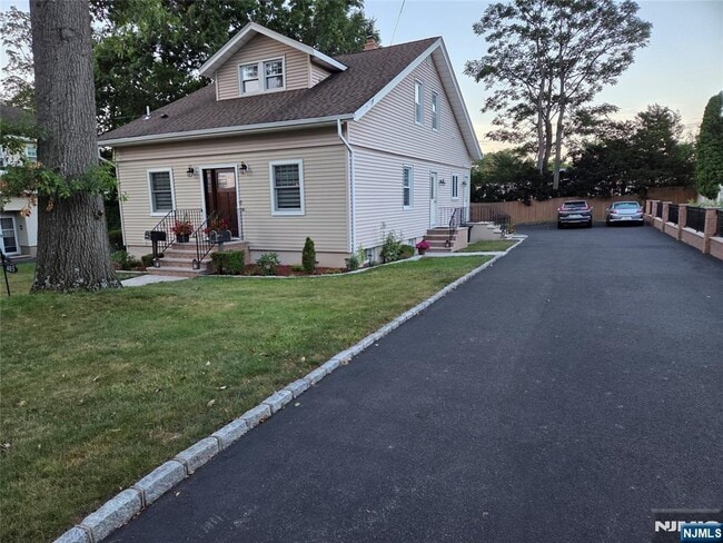 Photo - 403 Boulevard Townhome