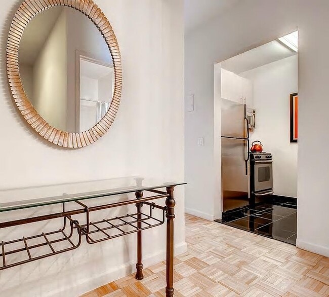 Photo - 91-91 Washington St