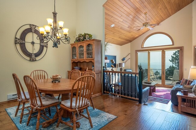 Photo - 222 Pennant Ln