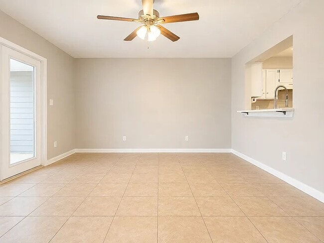 4526 Brook Hollow Cir