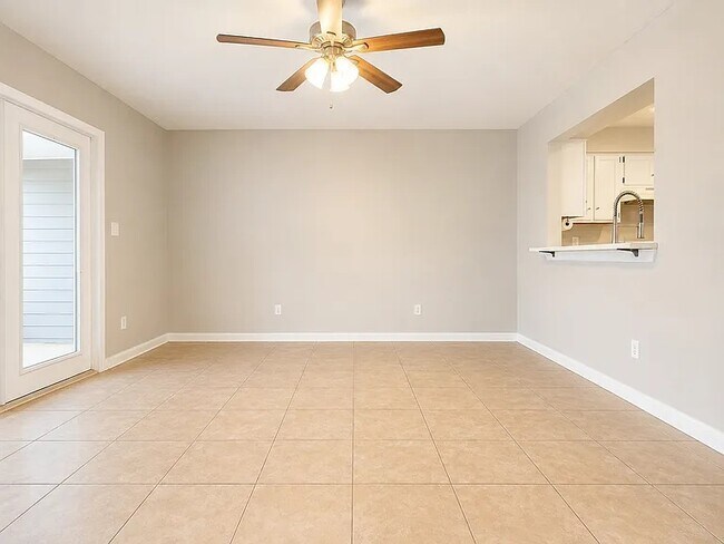 Photo - 4526 Brook Hollow Cir