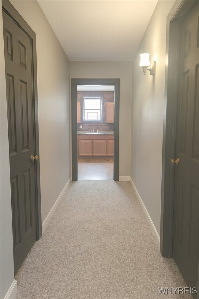 Photo - 145 Tyler St