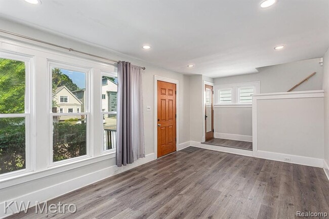 Photo - 202 N Washington Ave