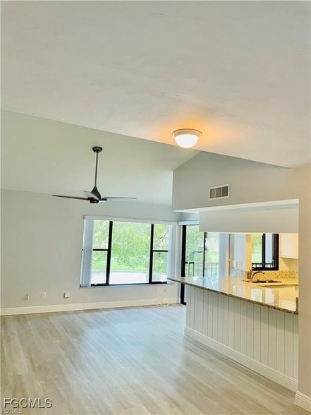 Photo - 5650 Trailwinds Dr Unit 122