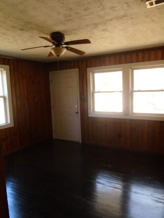 302 Old Shaw Rd Unit 302 Old Shaw Rd.