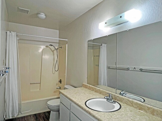 Photo - 146 Gibson St Unit 4