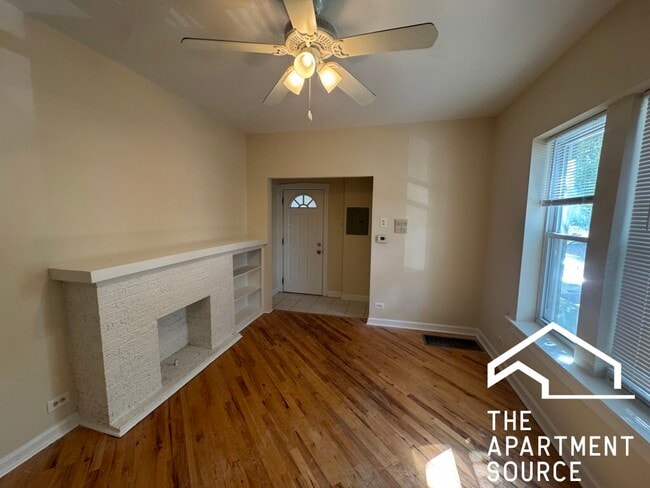 Building Photo - 3436 W Leland Ave Unit 1W Rental