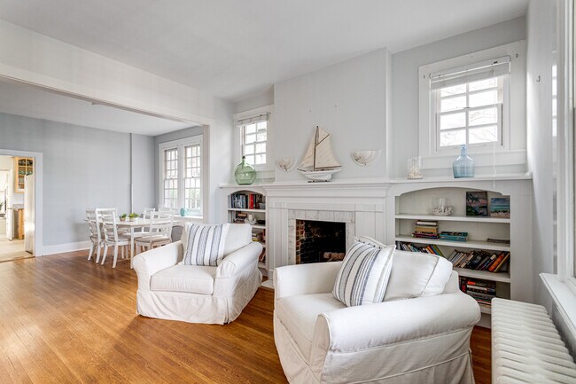 Photo - 302 Rucker Pl