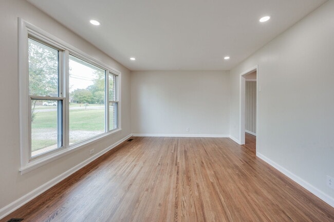 Photo - 5003 Hasty Dr