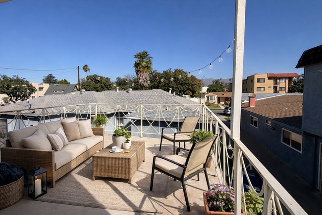 Photo - 802 Fischer St Unit B