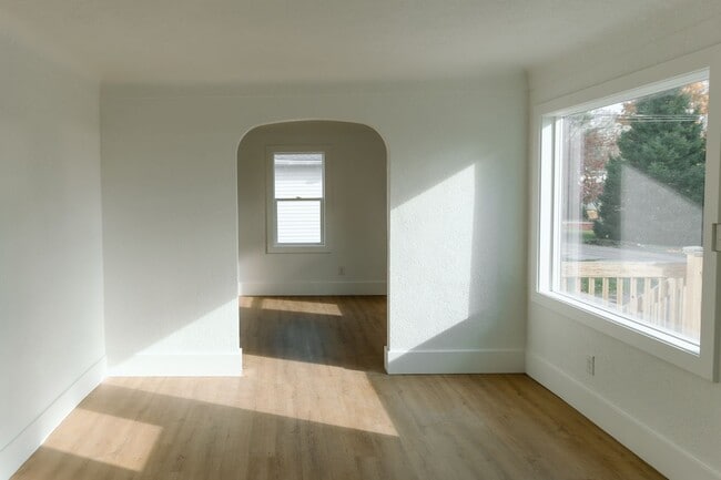 Photo - 114 Baker St Unit Apt #2