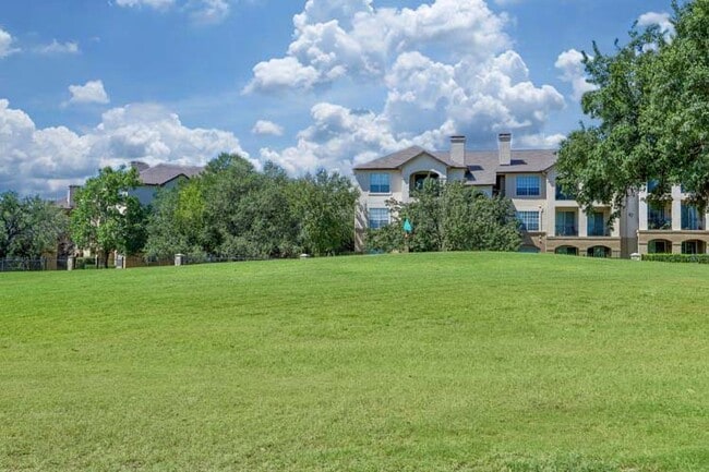 Golf Course Views - TalaVera Apartments