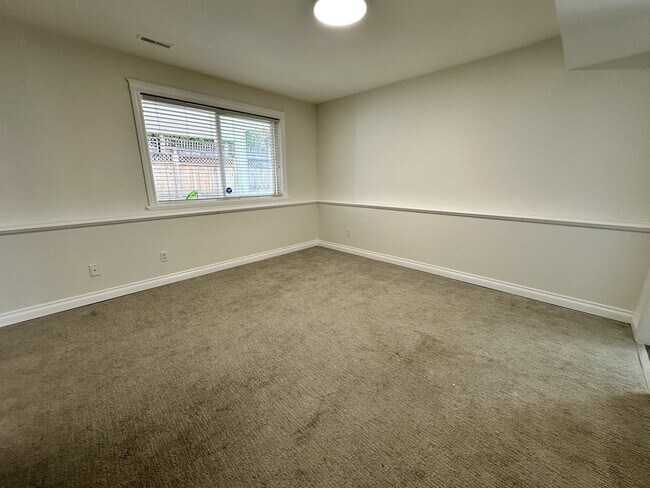 Photo - 46450 Armstrong Pl