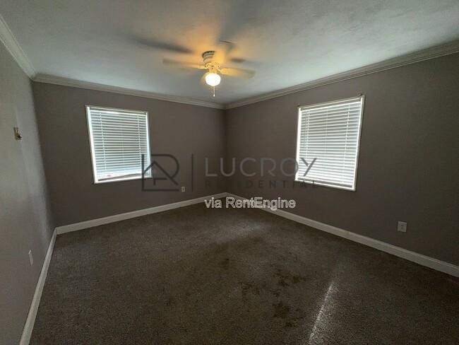 3030 Oak Forest Dr