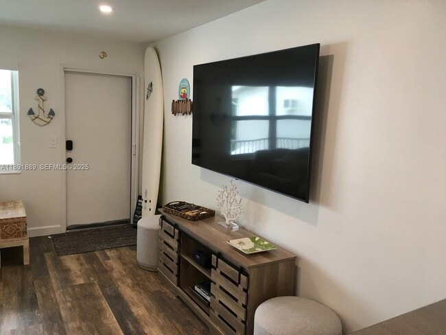 Photo - 240 Horizon W Unit 207