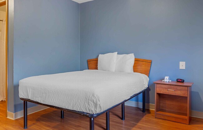 Furnished Studio-Fayetteville - West
