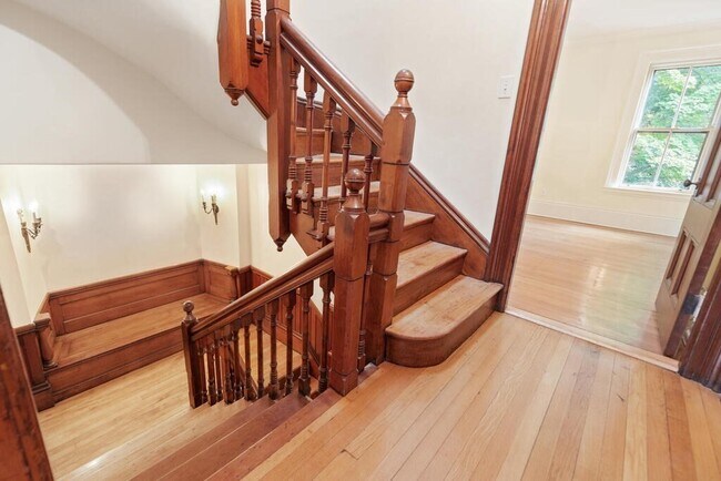 Photo - 2 Rangeley Rd Unit 2