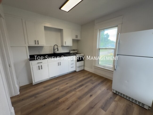 Photo - 802 1st Ave W Unit B