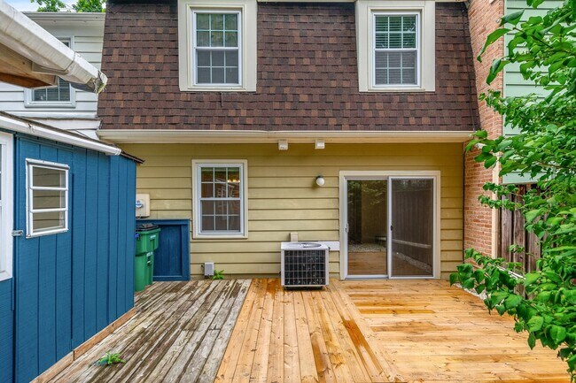 Photo - Comfortable Townhome in a Haymarket Square Community