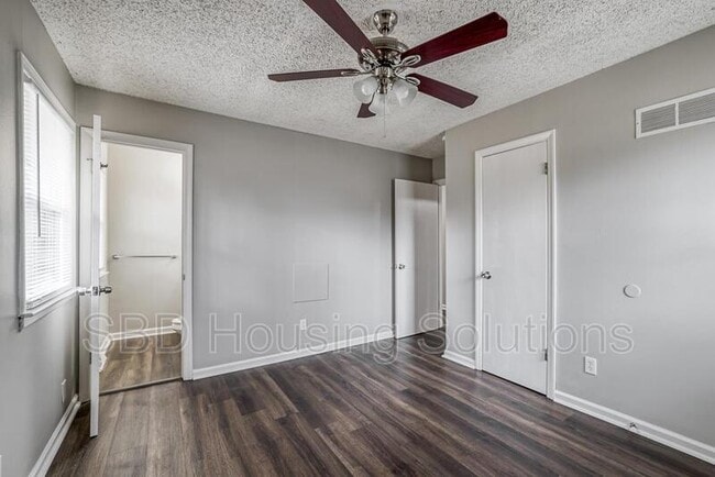 Photo - 5311 NE 46th Terrace
