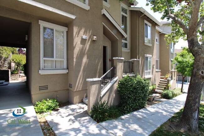 Building Photo - $3,695 - Spacious 2 Bedroom, 2.5 bath tri-level townhouse near Communication Hill in Lancaster Gates