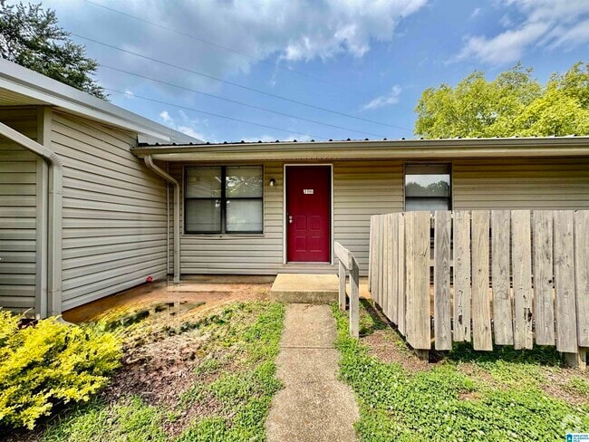 Building Photo - 1700 Greenbrier Dear Rd Unit 209, 505, 804 Rental