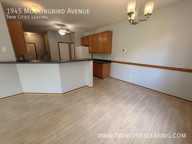 Photo - 1945 Mockingbird Ave