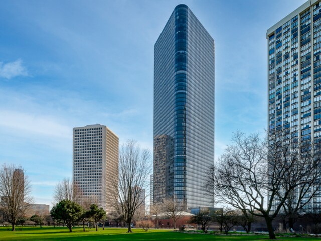 Building Photo - 5415 N Sheridan Rd Unit 4607