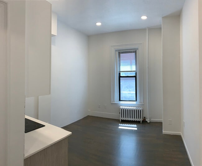 Photo - 271 Newbury St Unit 1
