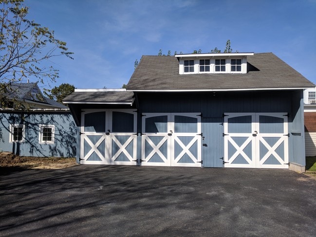 Garage - 209 E Union St