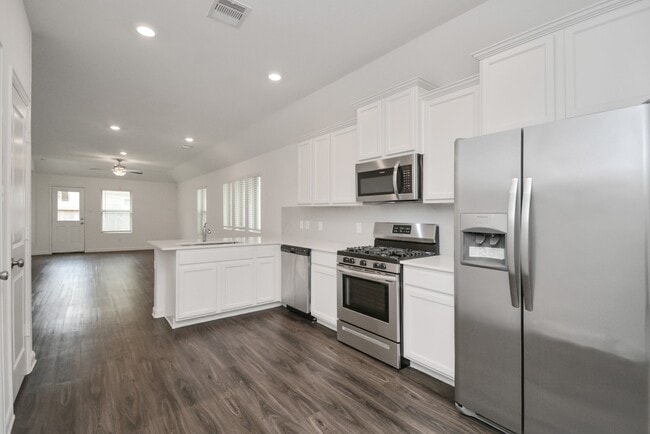 Photo - 15819 Kinlough Dr