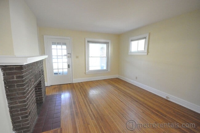 Photo - 2682-2684 Hibbert Avenue Unidad 2684 Hibbert Avenue