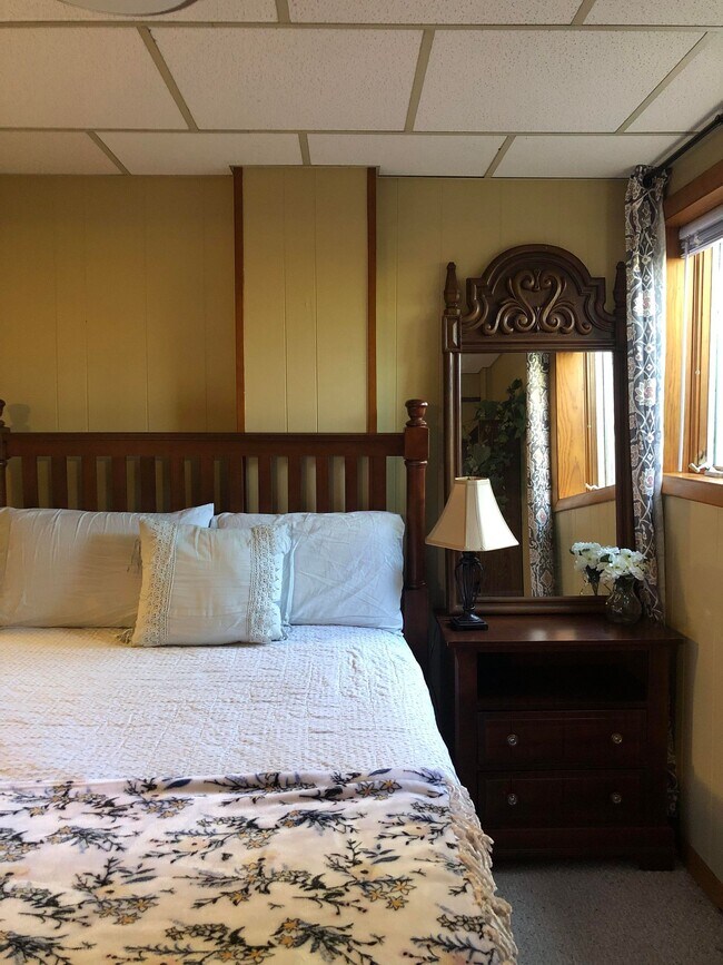 7 Summit Dr Unit Peaceful Cottage Apt
