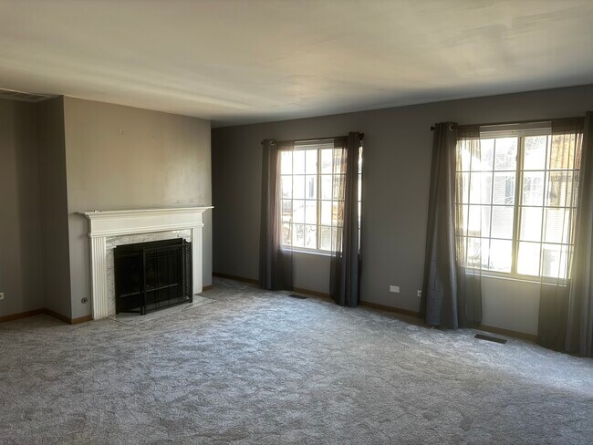 Photo - 1236 Sandhurst Ln Unit 1236