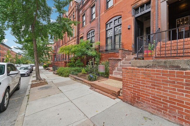 Walking Path - 1010 N Calvert St Rental