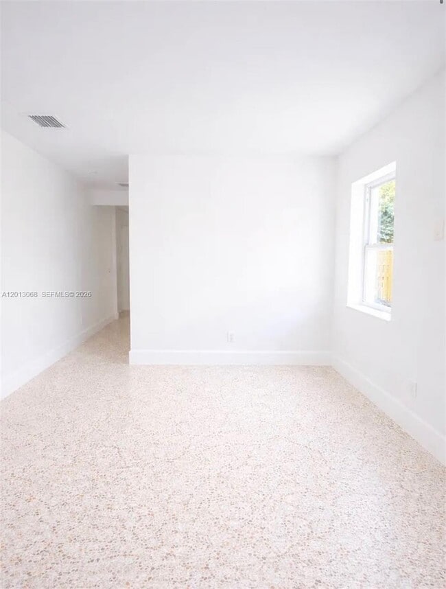 34 SE 1st Ave