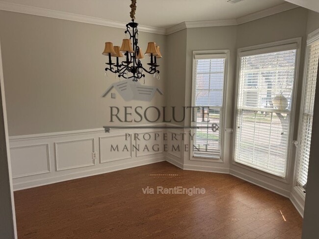 Photo - 303 Sugar Maple Ave