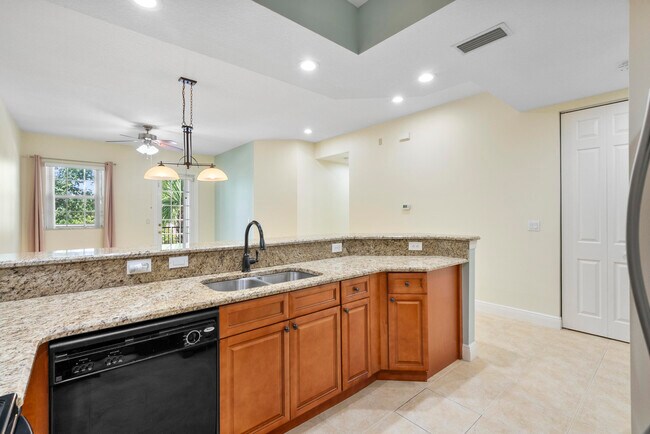 Photo - 10560 SW Stephanie Way Unit 1-204