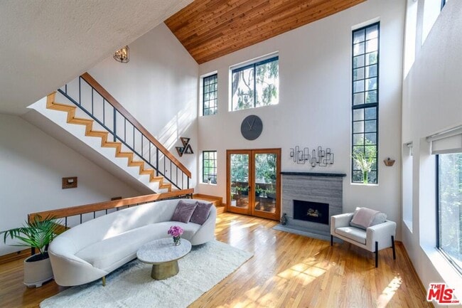 Building Photo - 12815 Caswell Ave Unit 101 Rental
