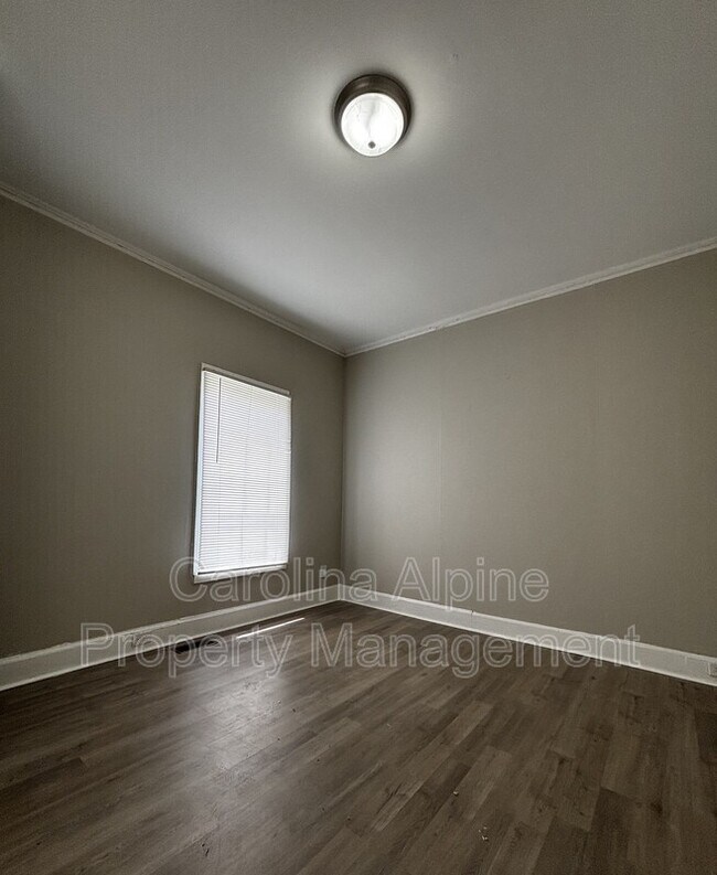 Photo - 618 Gardner St