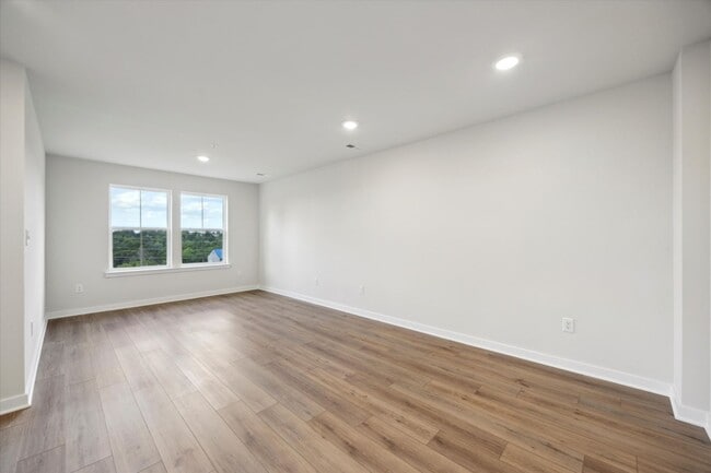 Photo - 3 Bedroom End-Unit Townhome in Spring City