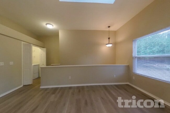Photo - 8195 Radcliff Dr