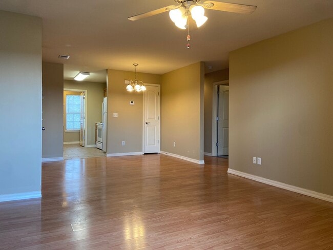 Photo - Condominium in Sycamore Ridge