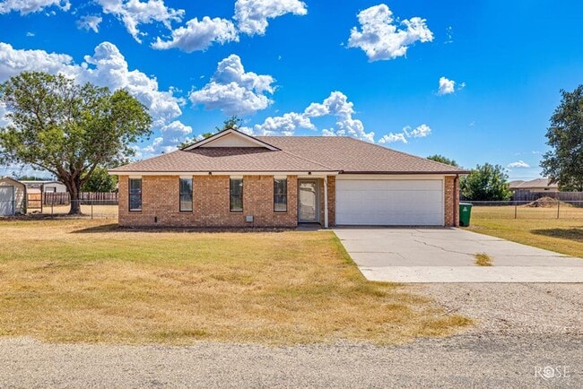 Building Photo - NOW AVAILABLE - Spacious 3-Bedroom Home on...