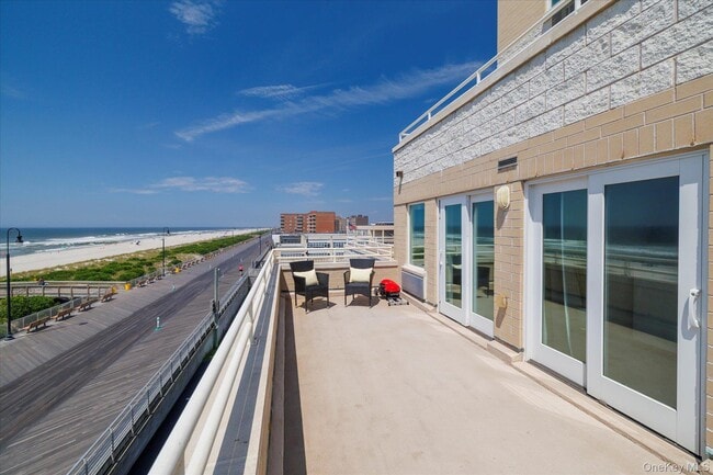 Building Photo - 450 W Broadway Unit 3F Rental
