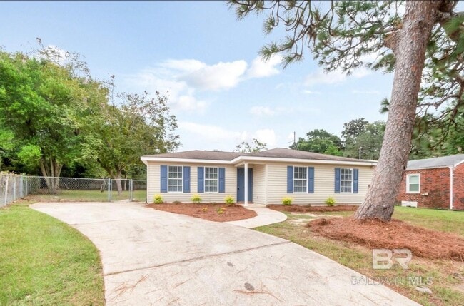 Photo - 1611 Rochelle St