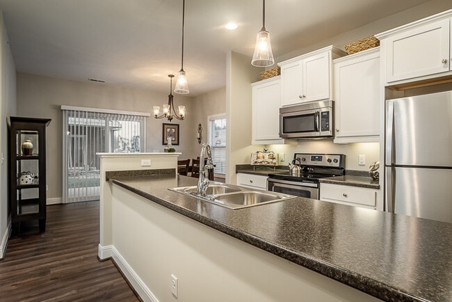 Photo - 920 Windsor Isle Dr