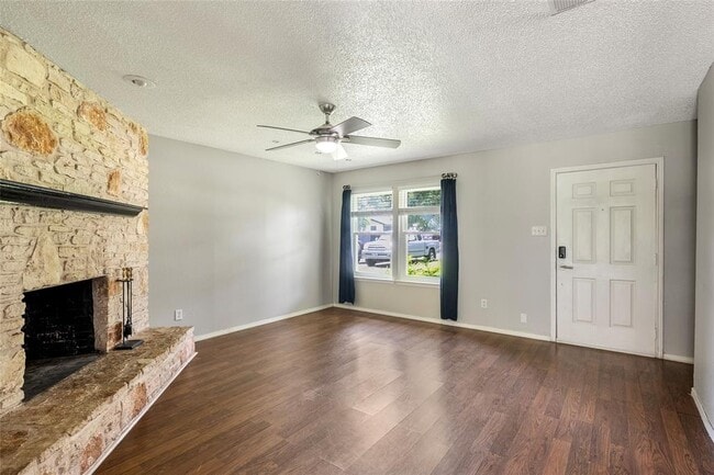 Photo - 1153 Brookswood Ave