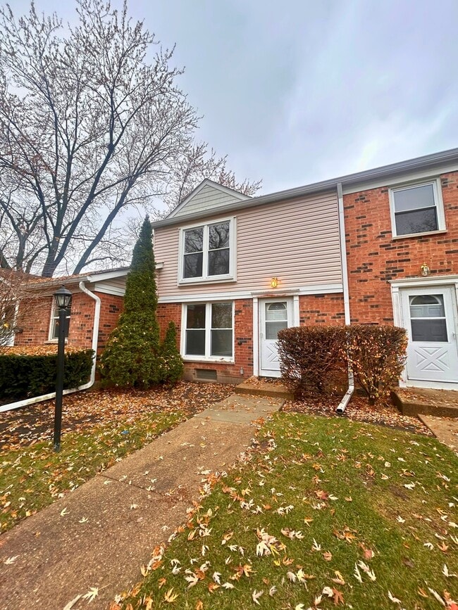 Building Photo - 3065 Kingston Ct