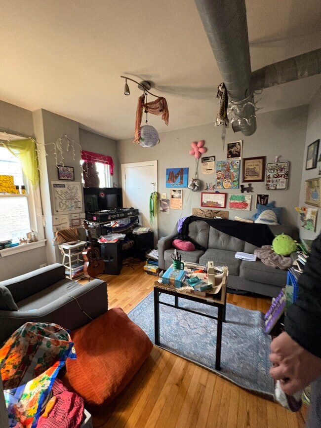 Photo - 839 N Ashland Ave Unit 2R